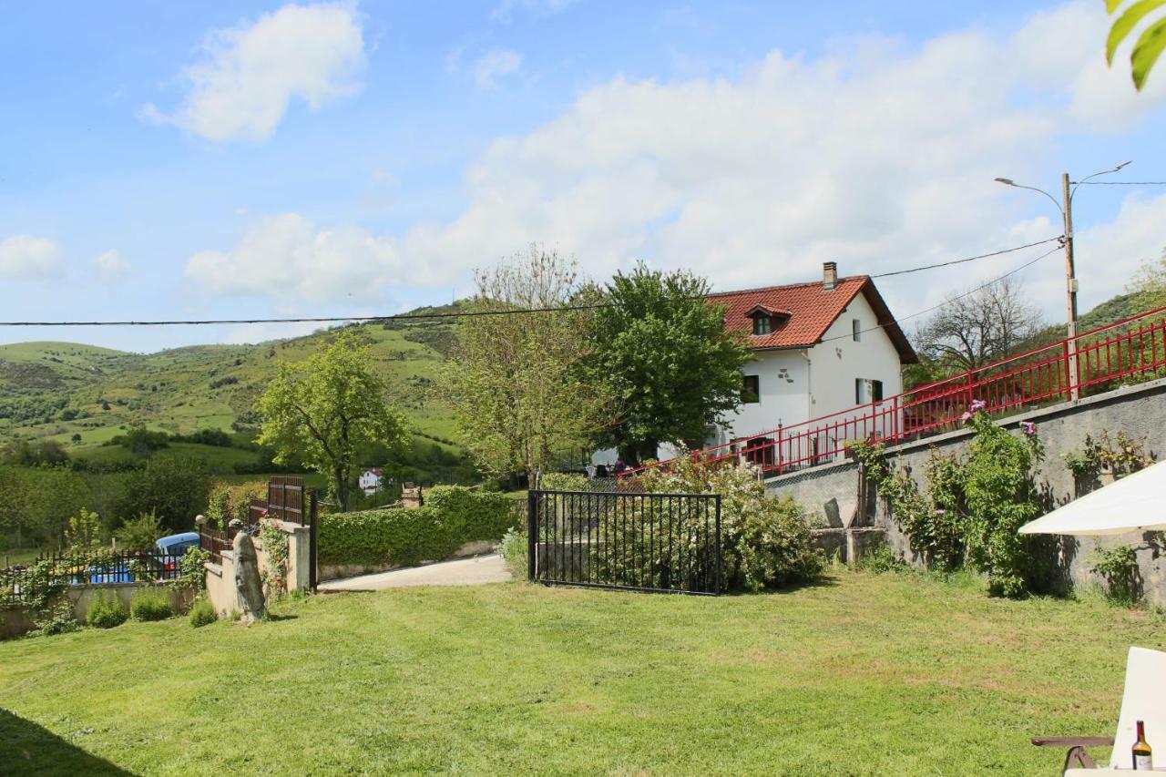 Gasthaus Lazkotzenea Mezkiriz Exterior foto