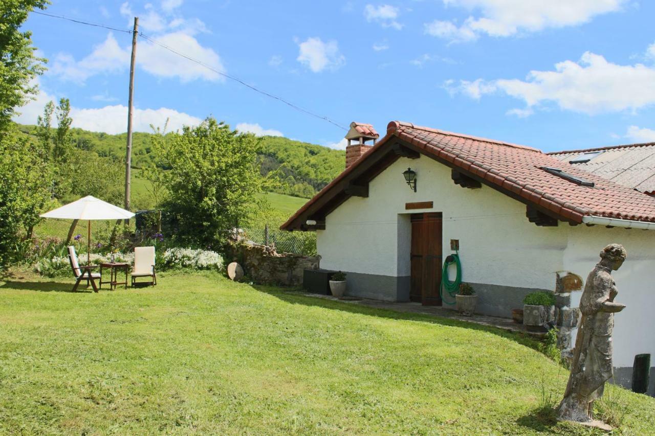 Gasthaus Lazkotzenea Mezkiriz Exterior foto