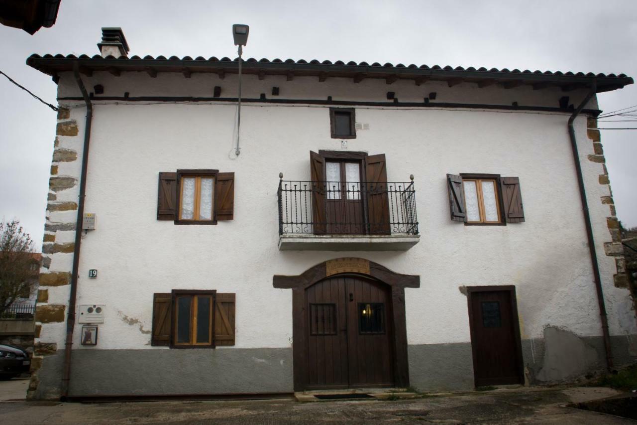 Gasthaus Lazkotzenea Mezkiriz Exterior foto